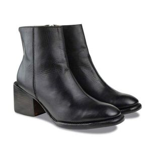 Sutro Clay Leather Ankle Boots Women’s Size 7.5